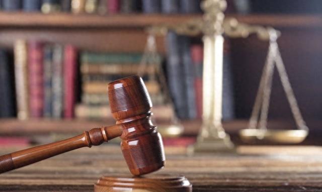 原配当街暴打小三判刑,原配暴打小三该不该判刑