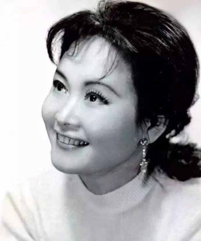 李谷一走出丧偶阴影视频,李谷一过去的事