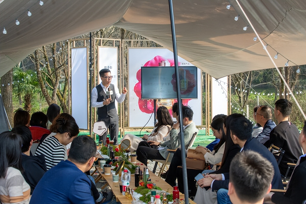 beauty缇庡缇庝綋,缇庡缇庡缇庝綋