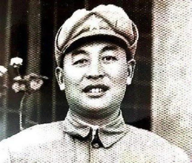 中将政委与大校军长的区别,大校军长与中将政委的区别