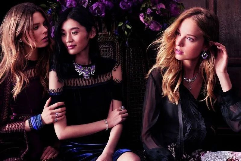 奚梦瑶谈摔倒事件视频,超模奚梦瑶摔倒的看法