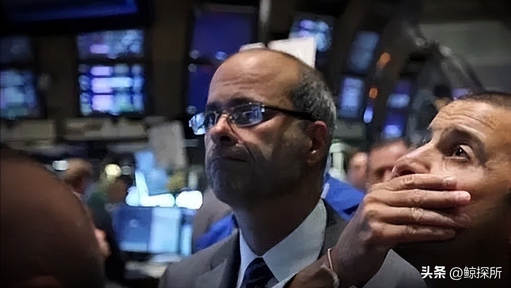 中国刚增持完200亿美债，美就下狠手，美*官高**：维持对华关税惩罚