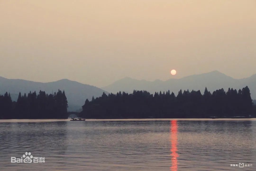 福州西湖最著名的景点名称,属于杭州西湖著名景点的是哪几个