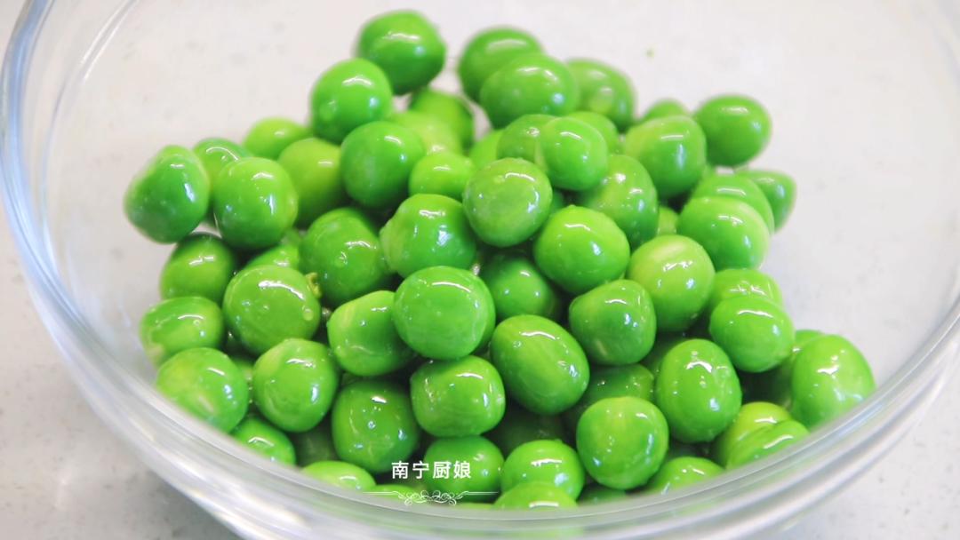 酒店式的滑蛋虾仁,五星级大酒店的滑蛋虾仁做法