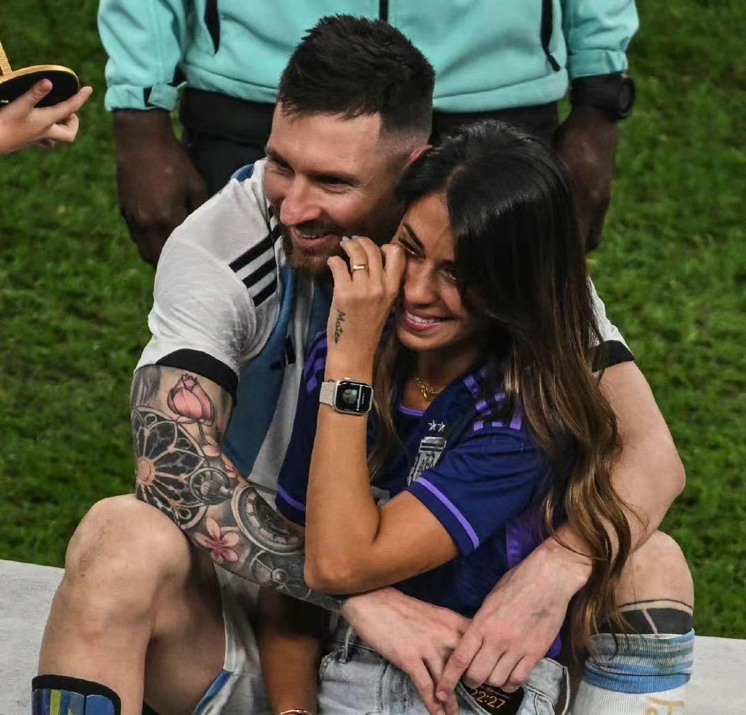 梅西抱娃庆祝冠军,梅西带领阿根廷夺冠c罗