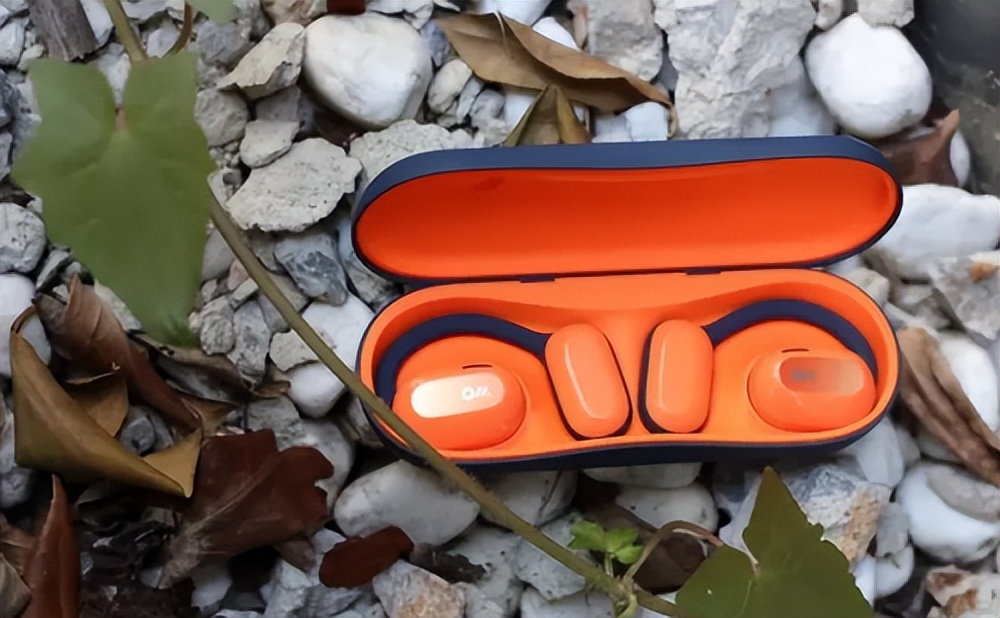 开放式耳机和半开放式哪个好,开放式耳机音质会好吗