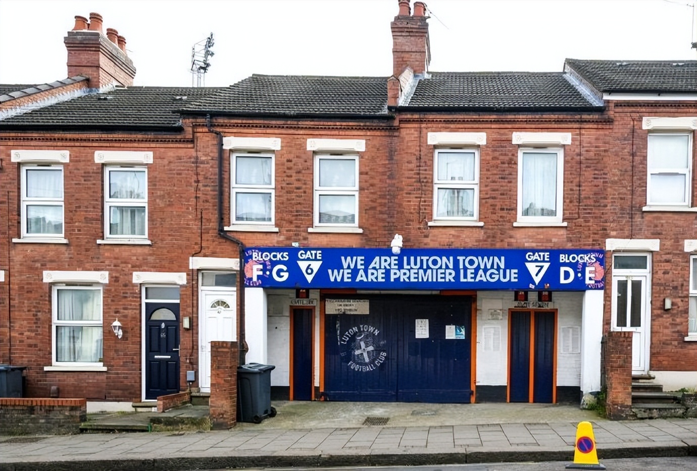 10年升4级！终圆英超梦！138年小镇球队厉害了，书写草根足球传奇