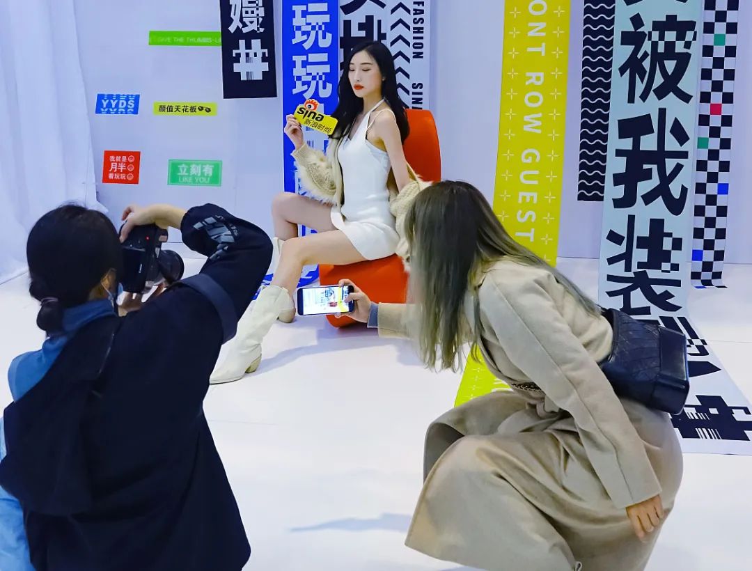 帮网红能挣钱吗,帮老板赚32个亿的网红