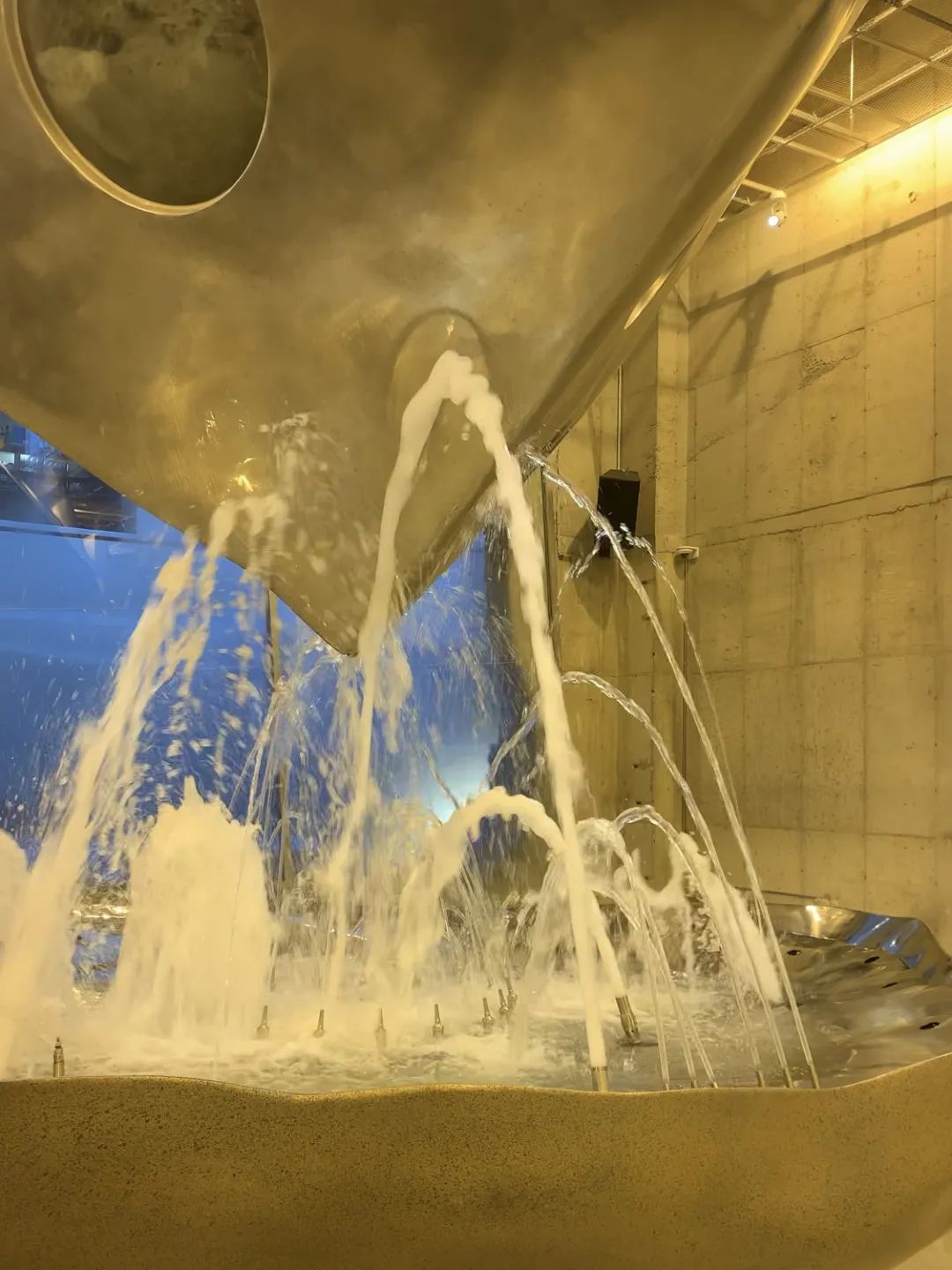 韩国年轻人喜欢去哪里买衣服,韩国年轻人喜欢去哪个国家旅行