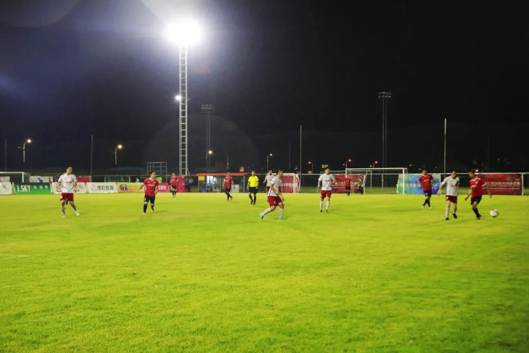 一河两岸广州美景效果图,西樵崇北足球场