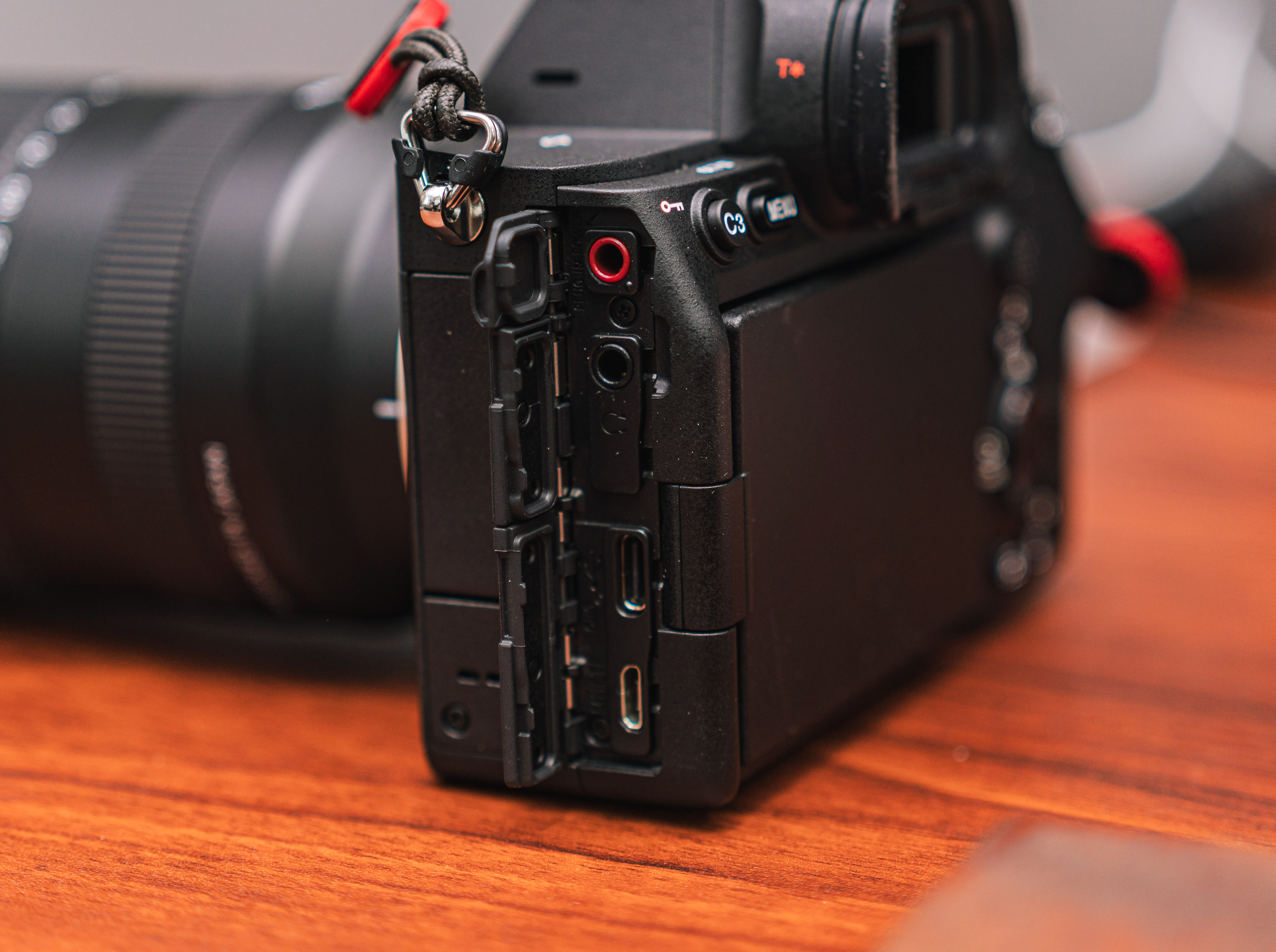 索尼a7m3与a7m4区别,现在买索尼a7m3值得买吗