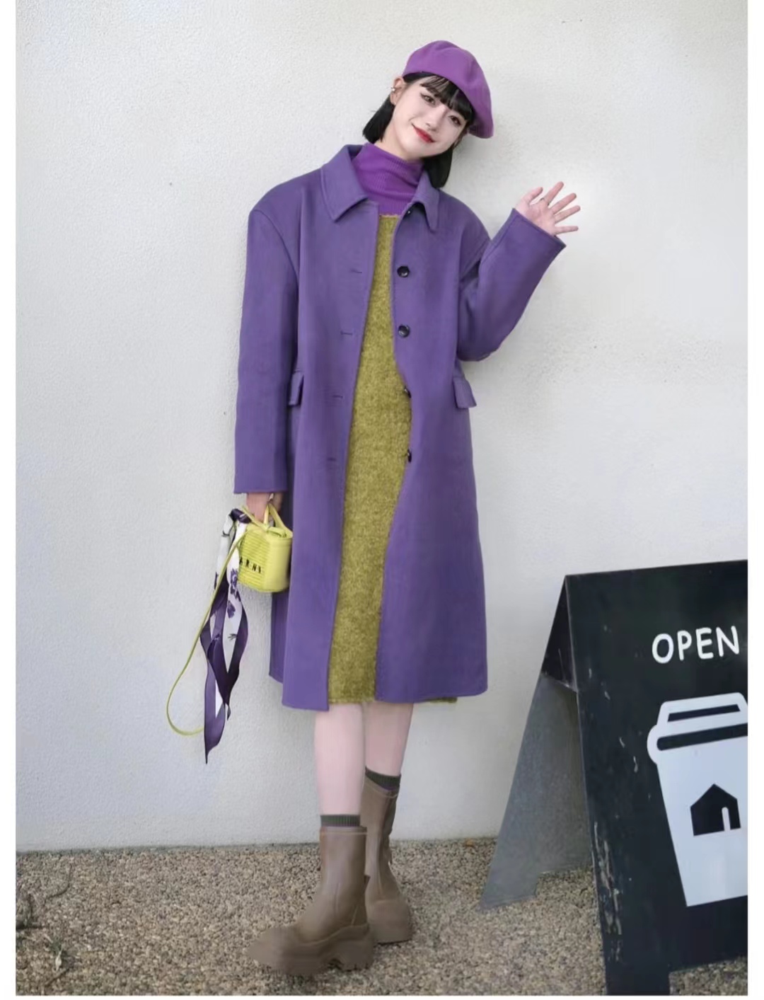 黑色大衣搭配什么颜色毛衣显高级,深棕灰色格子大衣怎么穿出高级感