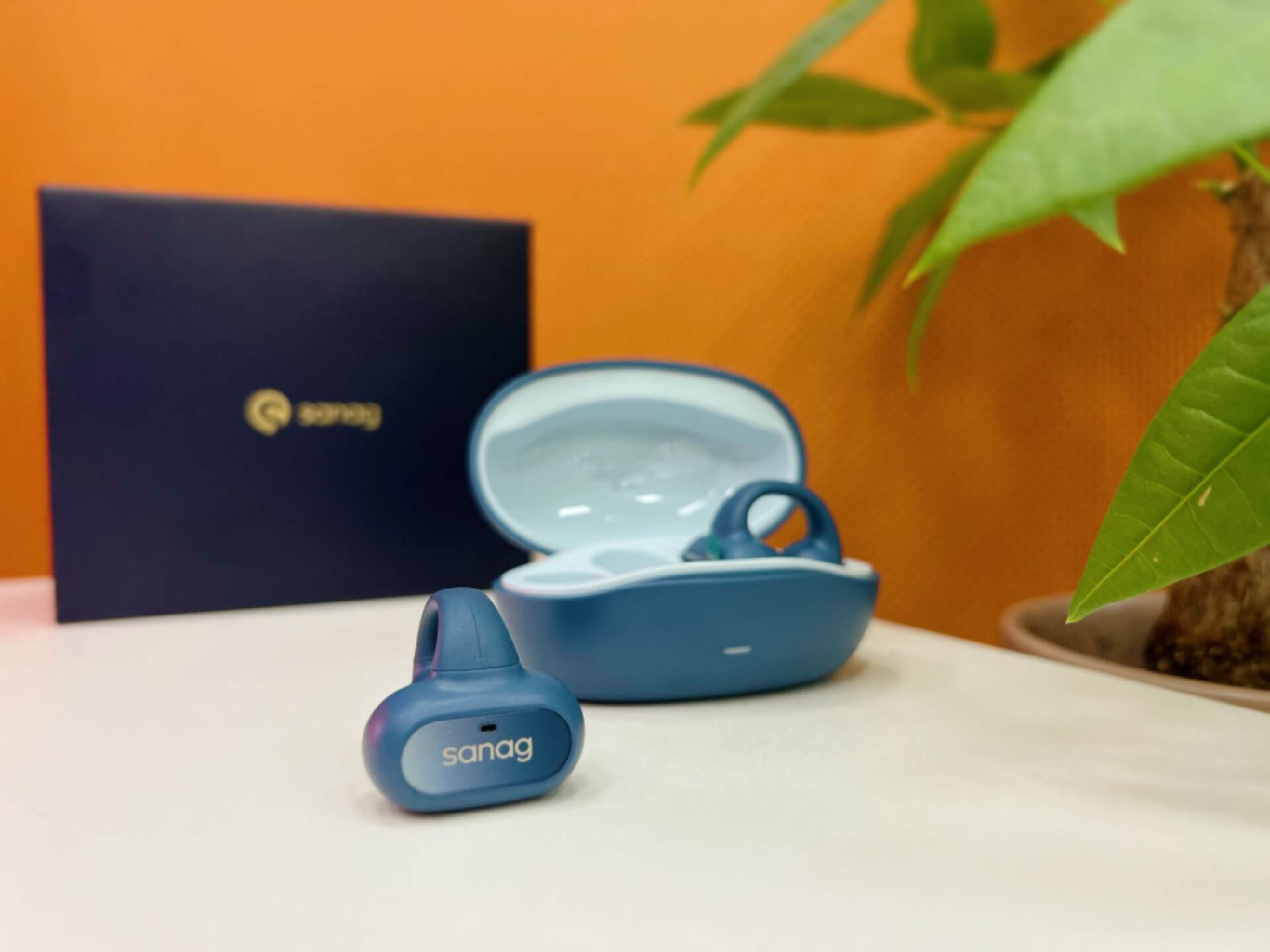 z51夹耳式耳机,头戴式耳机耳朵闷疼