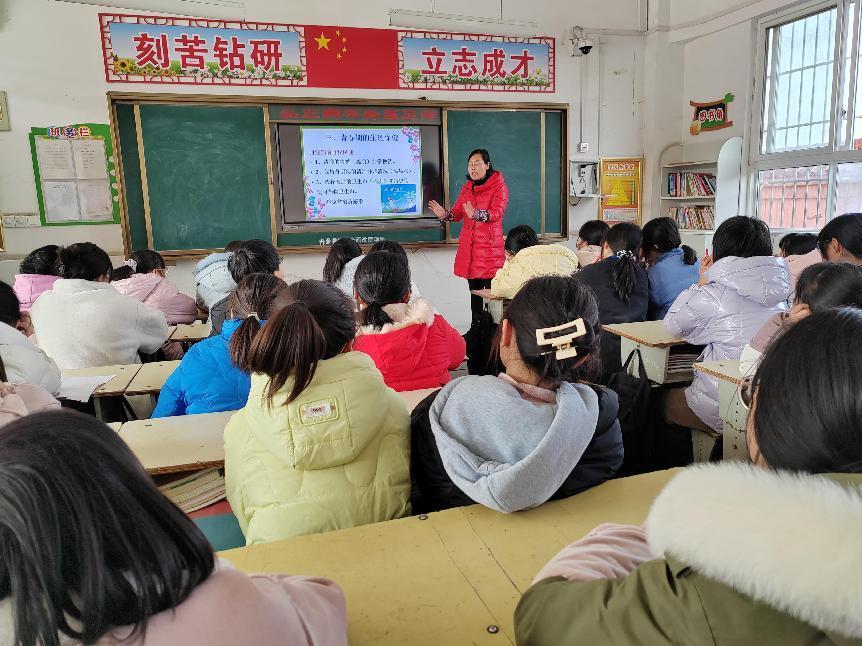 自律自知自省自信自尊自爱,初中的女生应该自知自律自爱