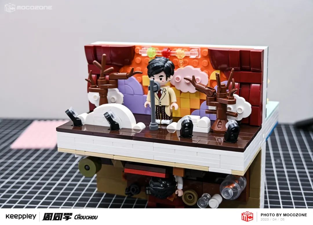 【积木测评】旋转的场景变换！周杰伦首款积木套装很有趣