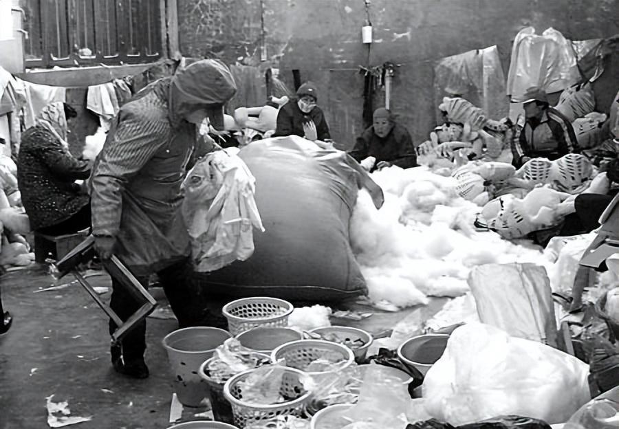 消费者疯狂购物的视频,消费者疯狂下单视频