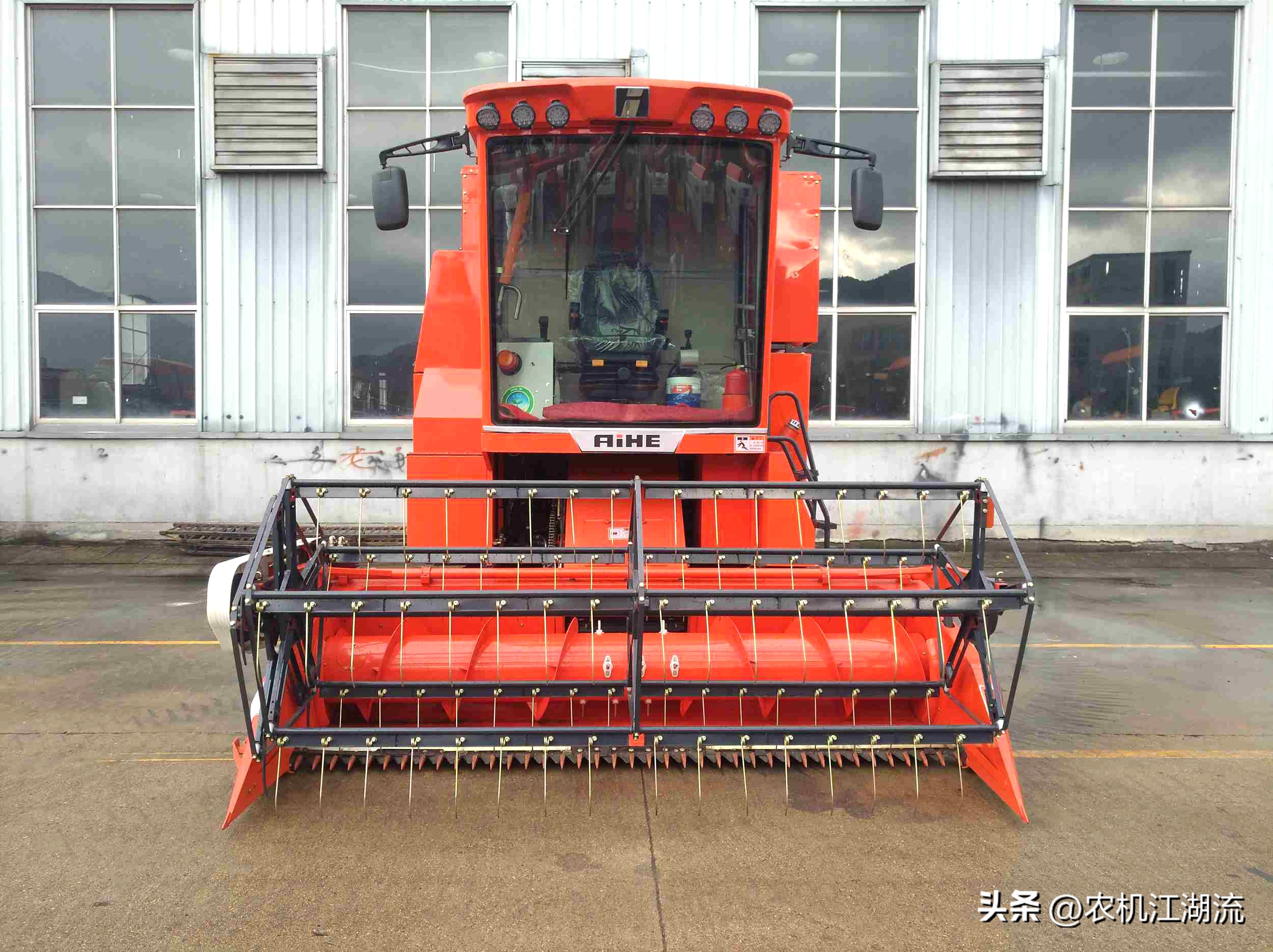 大型水稻收割机全过程,史上最快的水稻收割机