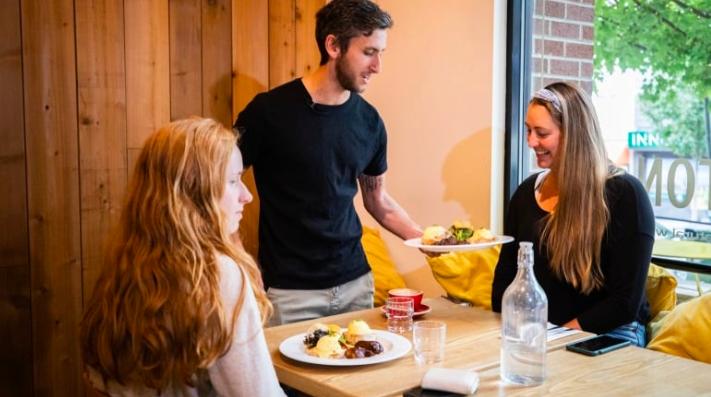 加拿大餐厅小费,加拿大餐馆小费