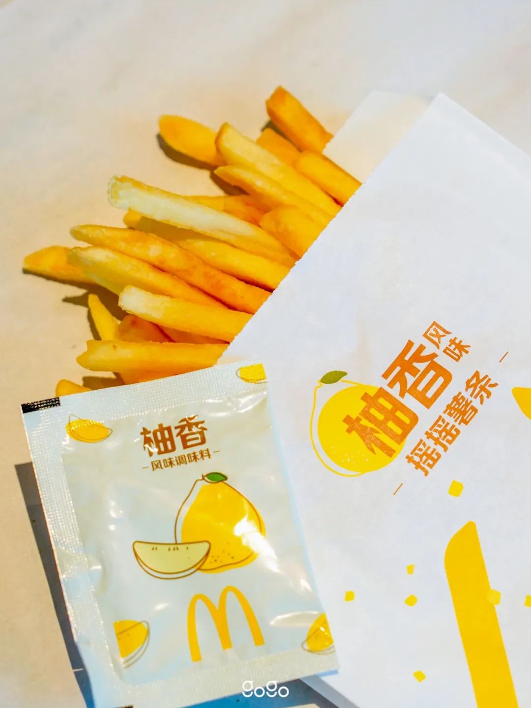 一口上头！麦当劳的新汉堡脆到了我的心巴上