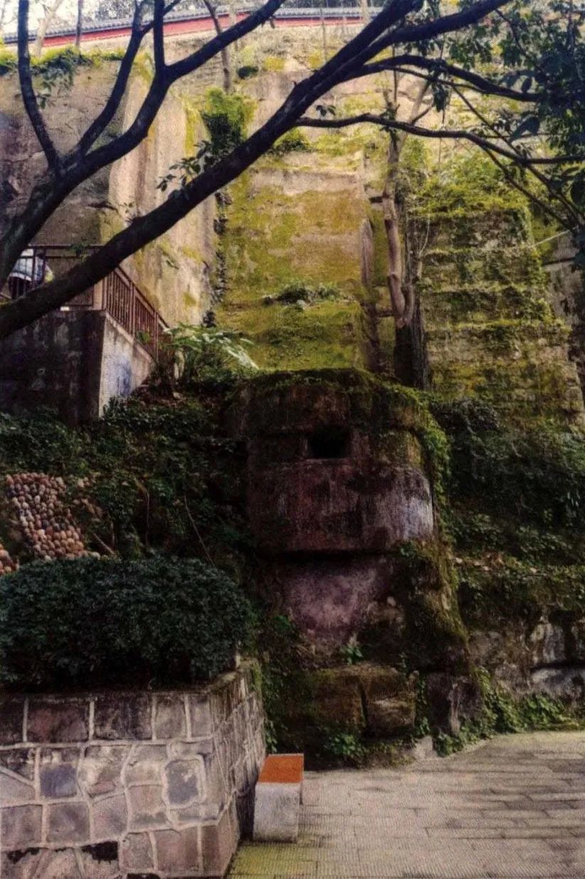 不应被隐入尘烟的重庆大坪角落，却是五十年前风华绝代的高贵