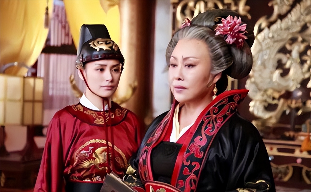 揭秘古代“女太监”，净身手段残忍至极，比男太监要可怜一万倍