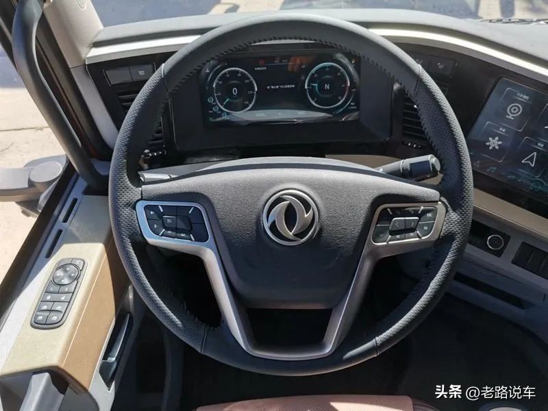 23款东风天龙kx560旗舰牵引车,东风天龙kx530旗舰版