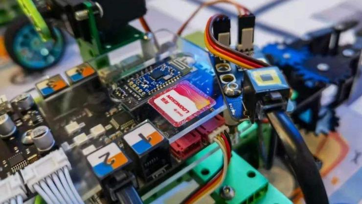 任正非的决定是对的，华为鸿蒙迎来新队友