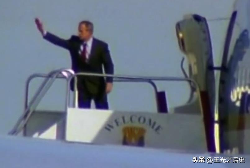 我不为911哭泣，因为我不是美国人；我也不会嘲笑911，因为我是人