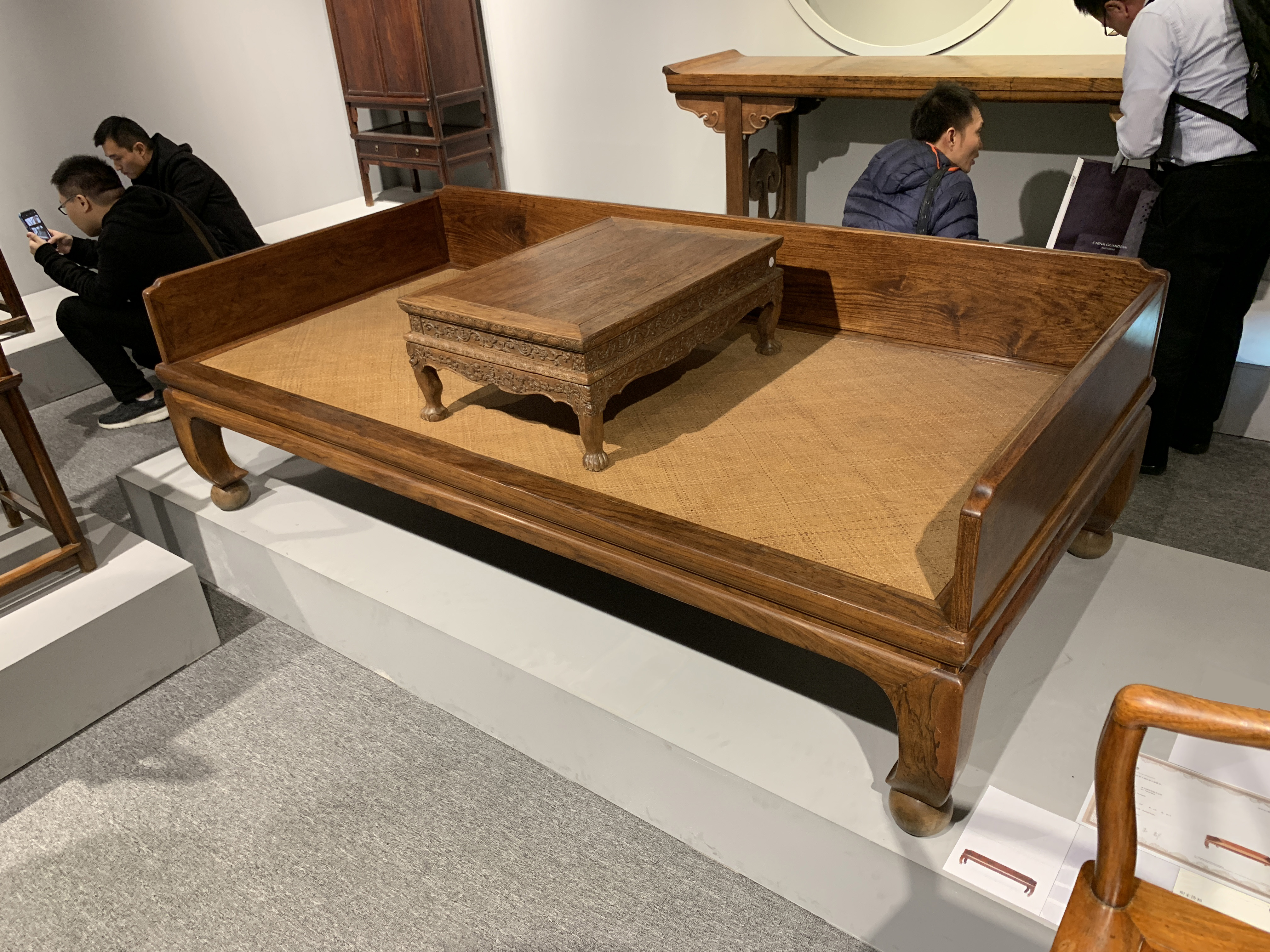 黄花梨大罗汉床价格,价值上亿的罗汉床