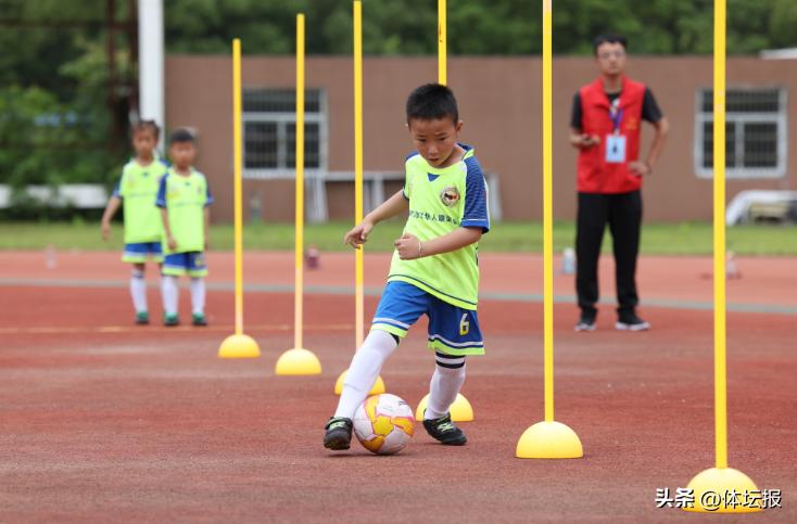 足球宝贝全国总决赛,足球宝贝参加综艺节目