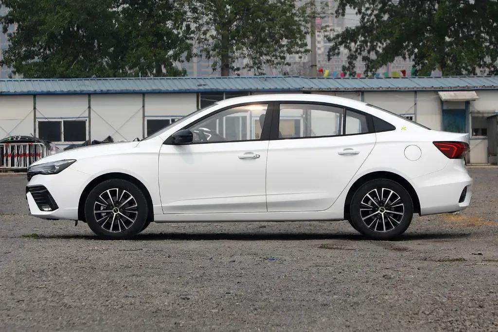 试驾新款荣威i5手动挡,荣威2022款i5试驾感受