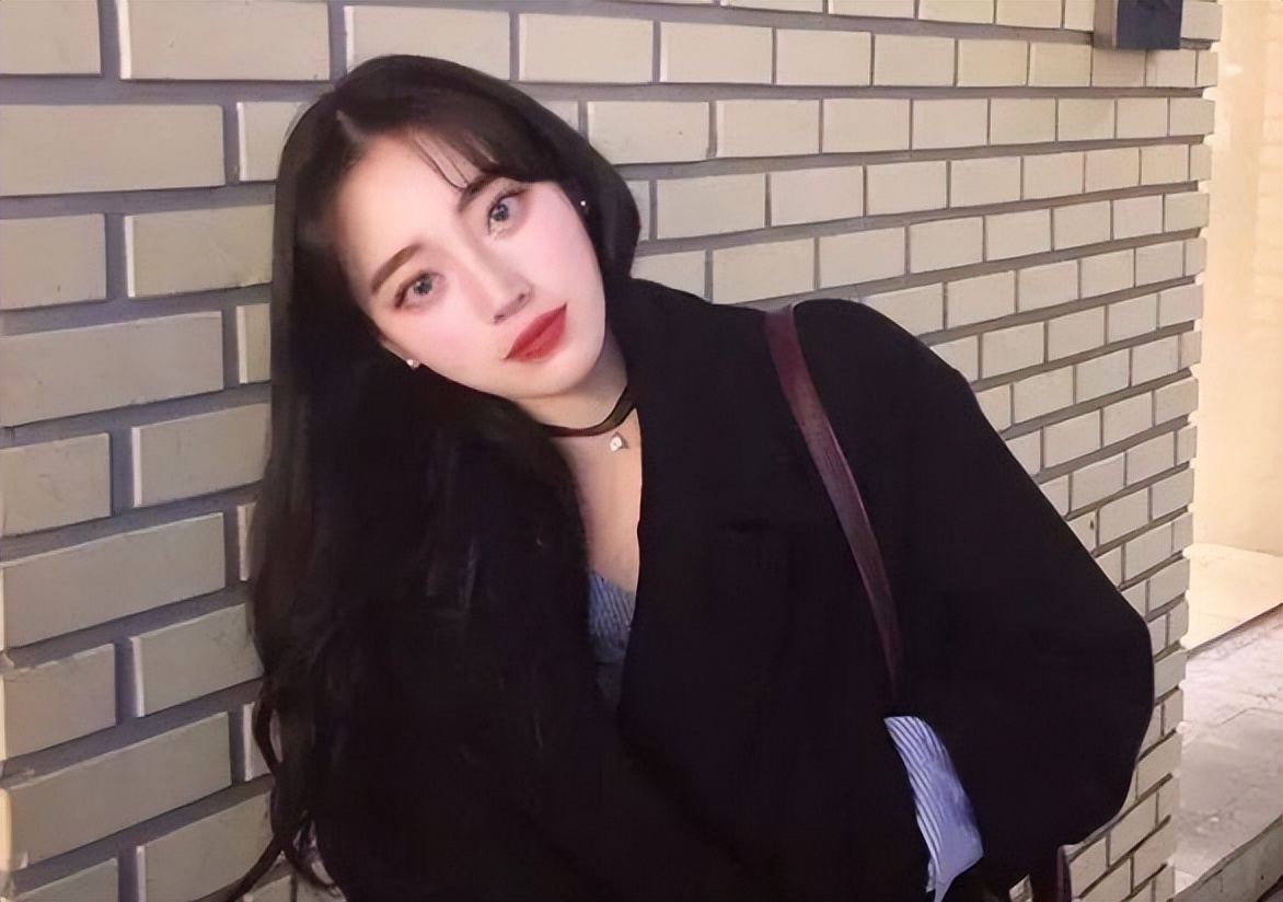 圆脸适合的发型有哪些图片,圆脸脖子短的女人适合剪什么发型