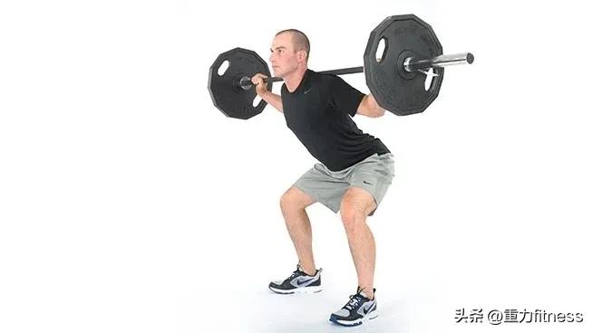 杠铃蹲要数量还是质量,杠铃箭步蹲和杠铃深蹲哪个好