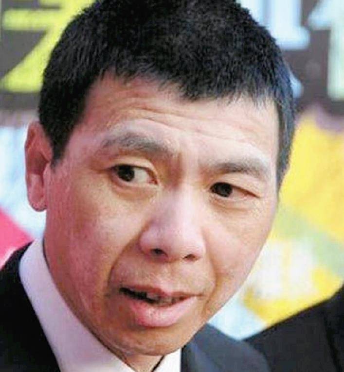 娱乐圈又爆一大瓜，徐帆收养的女儿，竟是冯小刚的“私生女”