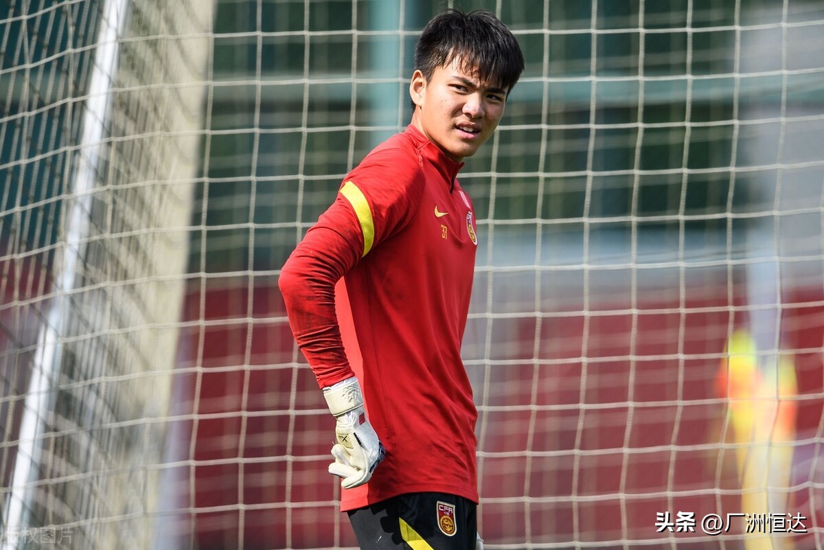 00后国足新星试训,天赋异禀的中国球员