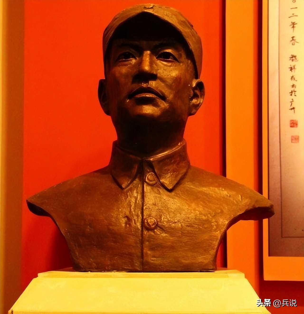 *药弹**不够怎么办？战士说：从敌尸上收*药弹**，是我的老本行