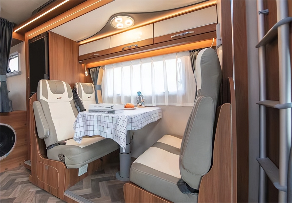 新款瑞弗双拓展房车,瑞弗v820双拓展房车配置