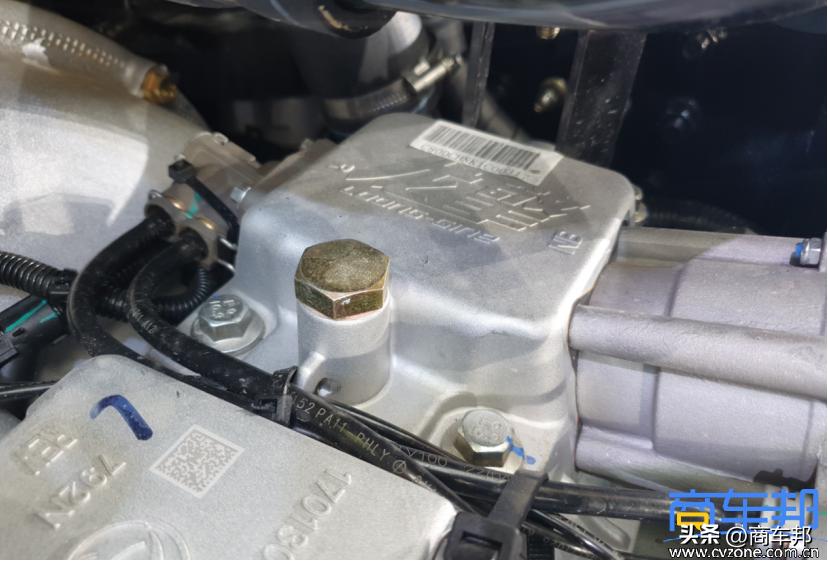 东风天龙旗舰kx自动挡牵引车,东风天龙旗舰kx660自动挡载货车