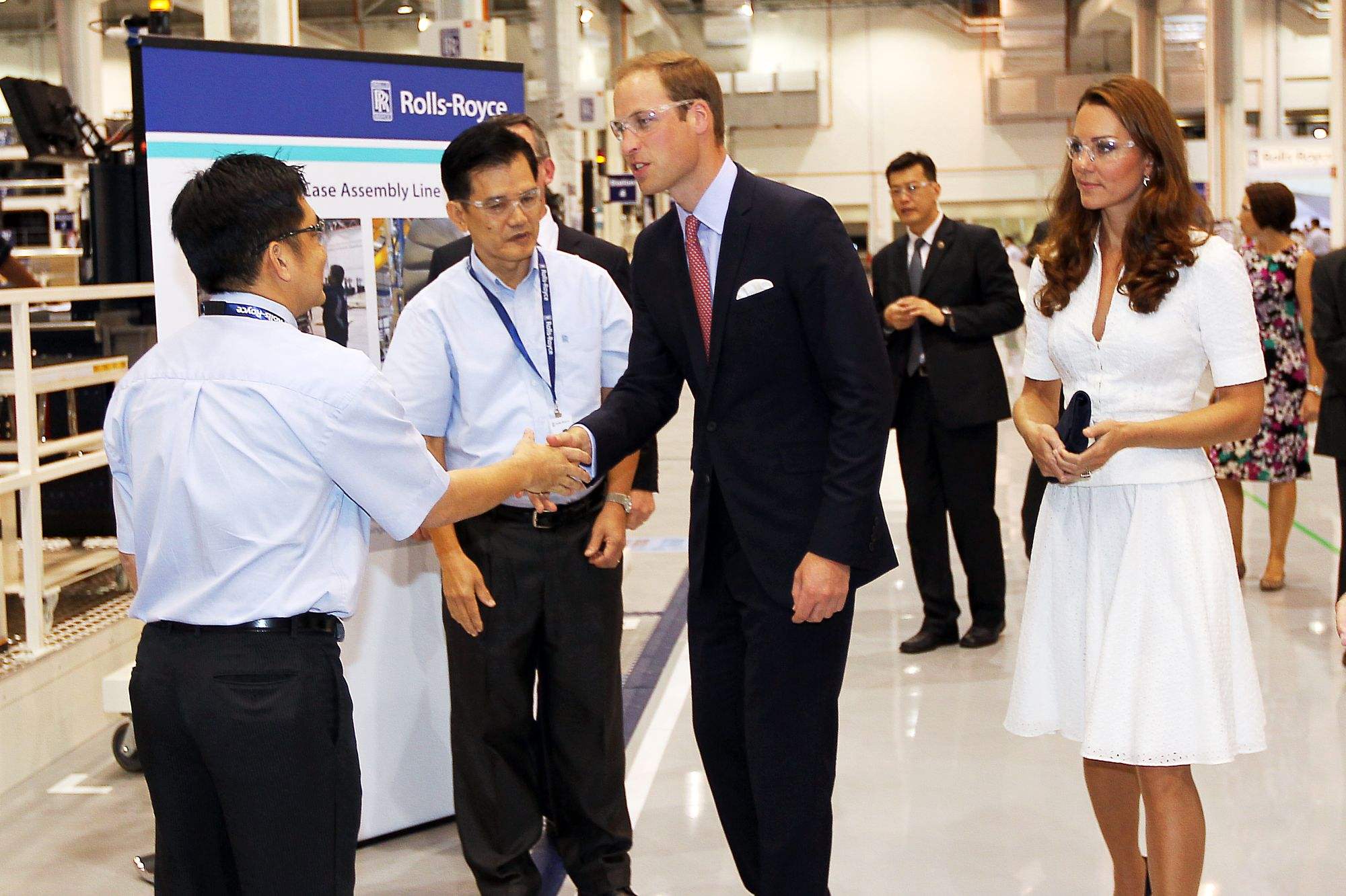 绝不低头永不妥协,绝不低头香港版