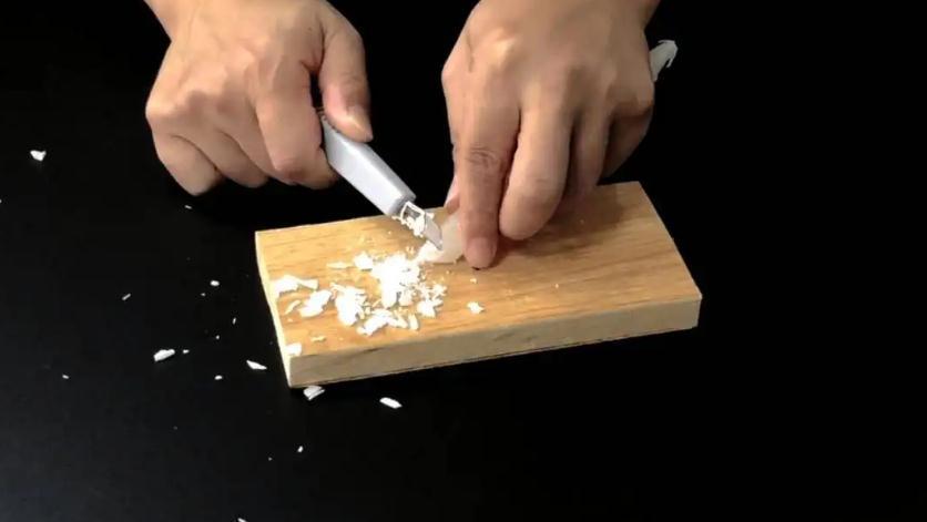 开关门吱吱响怎么解决,开关门老是响怎么处理