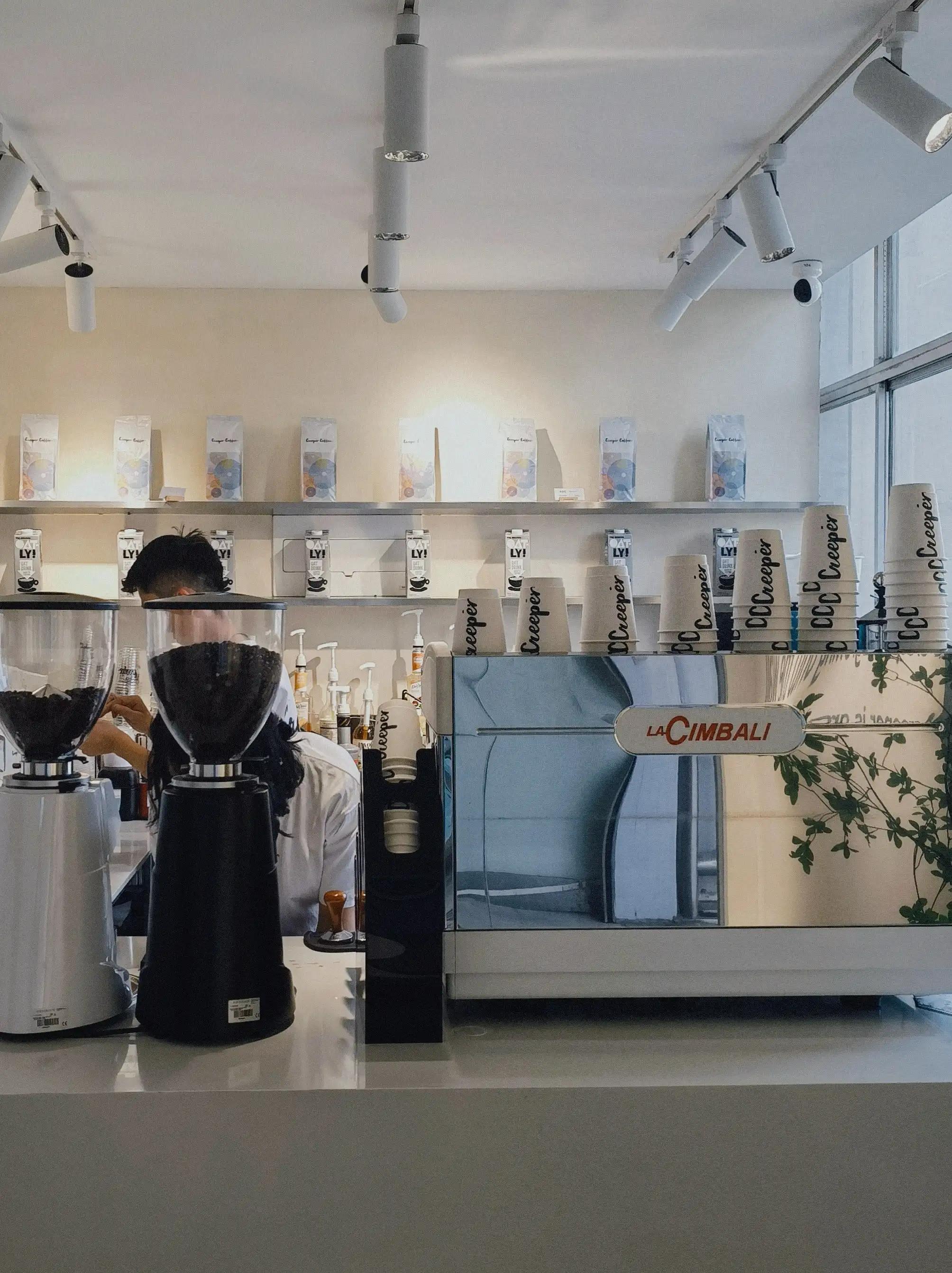 这家咖啡馆不错,新开一家超有范的咖啡店