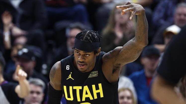 天亮了！佩总神操作，湖人4换3获评S，哈姆迎挑战，威少解脱了