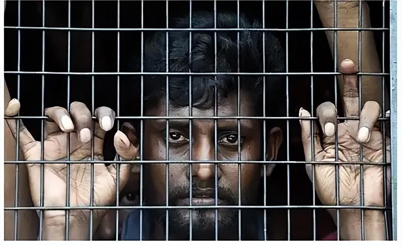 枪支交易屡禁不止，当红女星更被公开售卖，揭秘恐怖暗网的真相