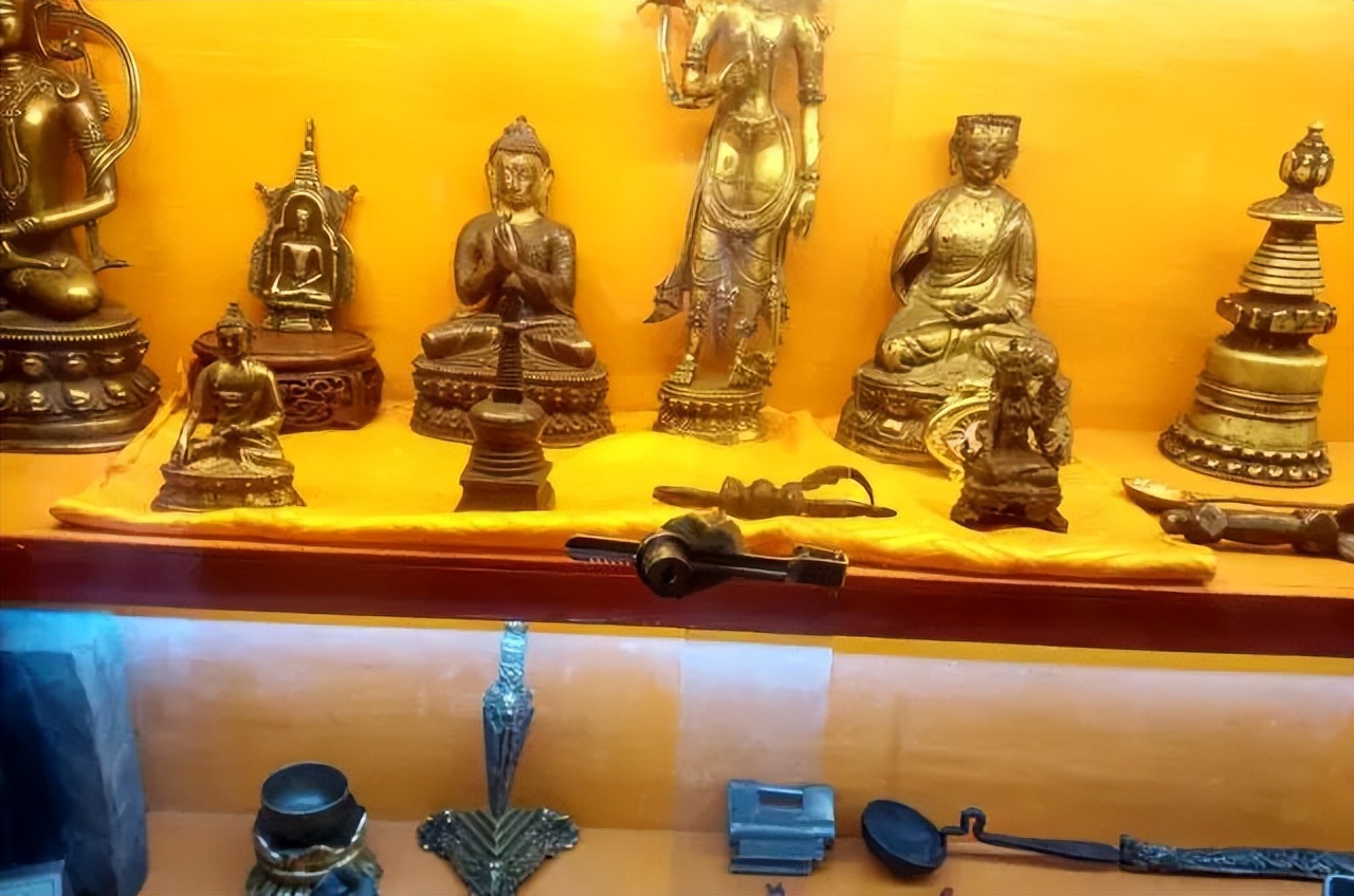 到达世界最美之城理塘,日光之城理塘