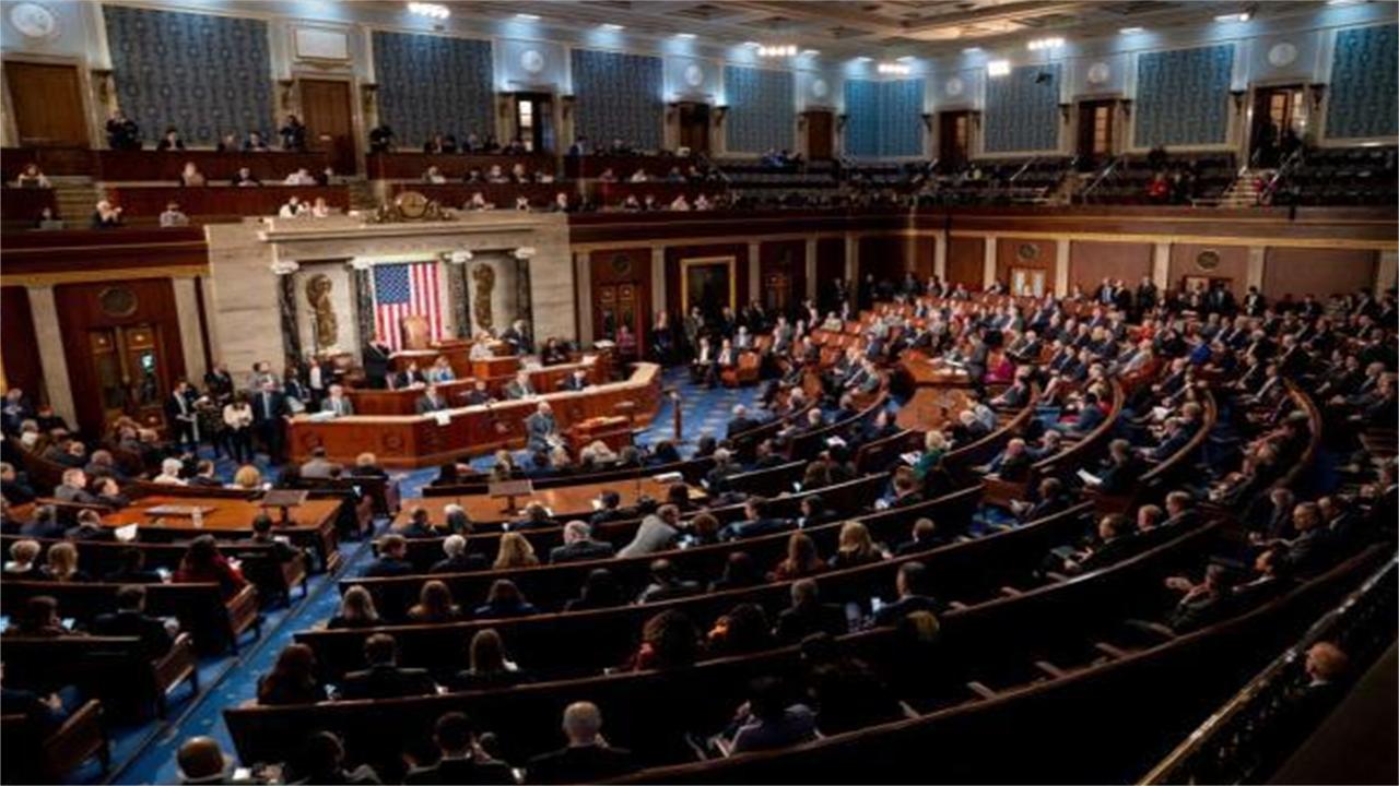 我军逼近24海里，台军威胁开火，话音刚落，规模最大美代表团窜台