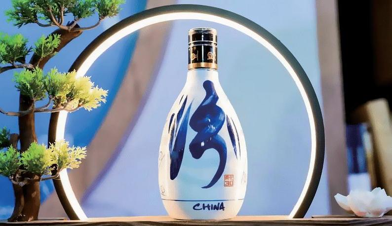 第二次去老丈人家送礼白酒怎么选,送老丈人200-300白酒建议