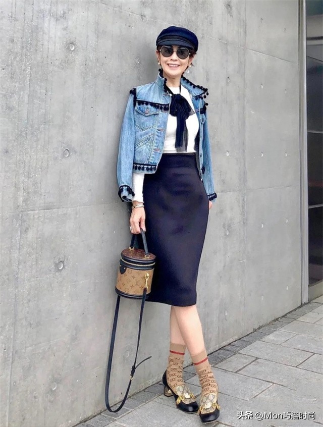 日本奶奶告诉你：女人老了，少披丝巾配裤子，裙子+帽子更显气质