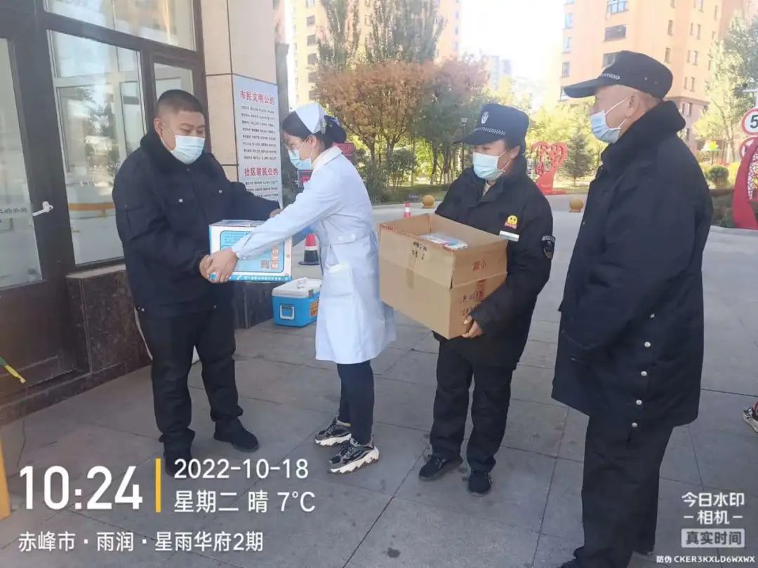 凌晨四点坚守抗疫一线,凌晨四点下班的医护人员