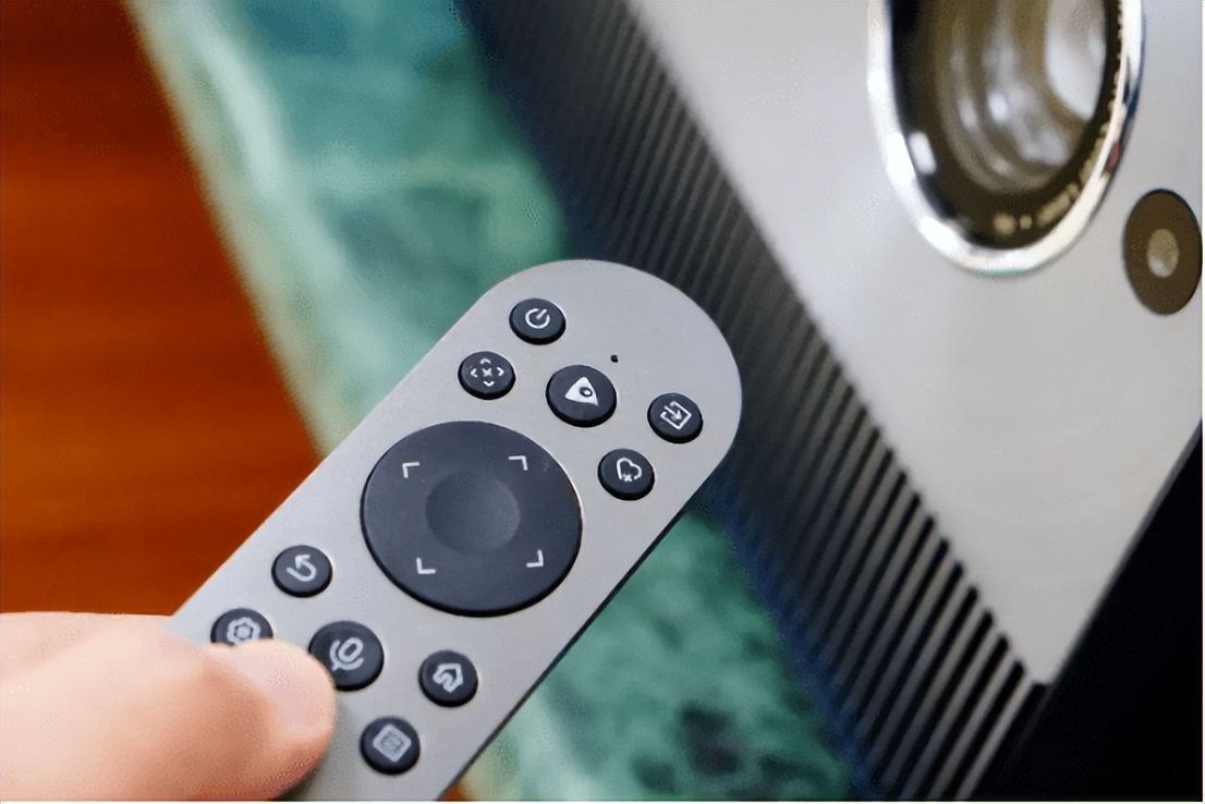 在家看大投影,在家用投影仪看球赛