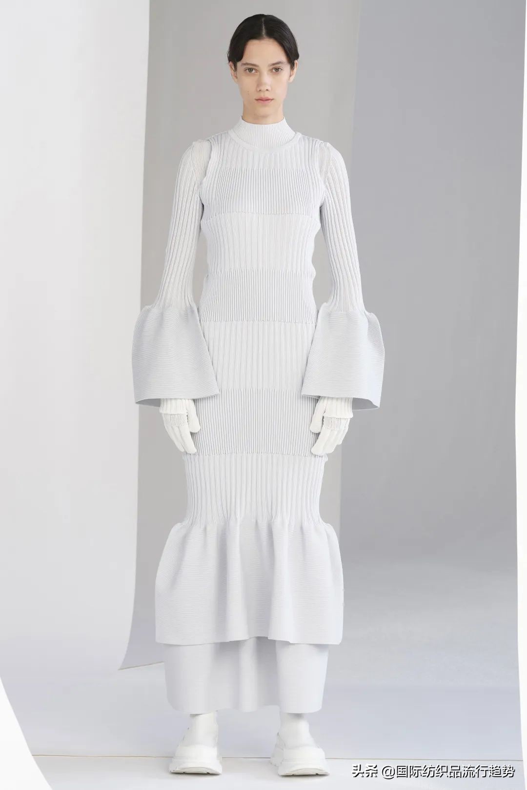 把服装当作思想的容器！看高桥祐介将美学融入到针织艺术中